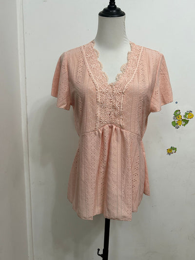 Blusa Elegante de Encaje con Manga Volante y Cuello en V - Image 20