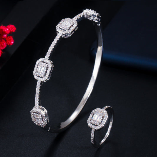 Conjunto de Pulsera y Anillo para Mujer con Circonita Brillante y Baño de Oro Real