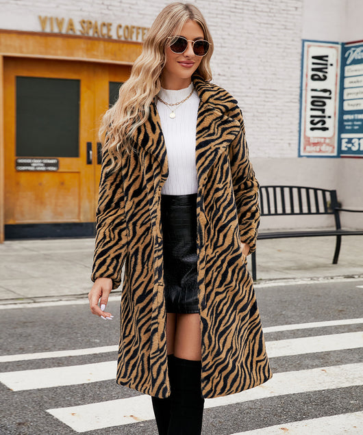 Abrigo Largo de Cuero Sintético con Patrón Cebra - Elegancia Urbana para Otoño e Invierno - Image 25