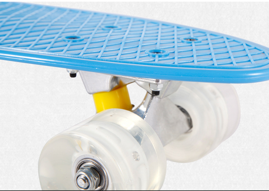 Patineta de Cuatro Ruedas con Diseño Creativo y Personalidad - Image 12