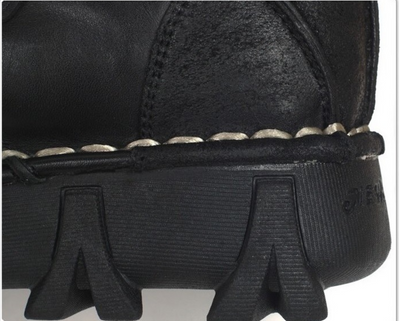 Botas Martin Altas de Cuero para Hombre - Estilo Casual y Resistente - Image 9