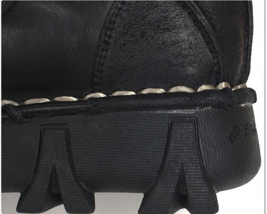 Botas Martin Altas de Cuero para Hombre - Estilo Casual y Resistente - Image 9