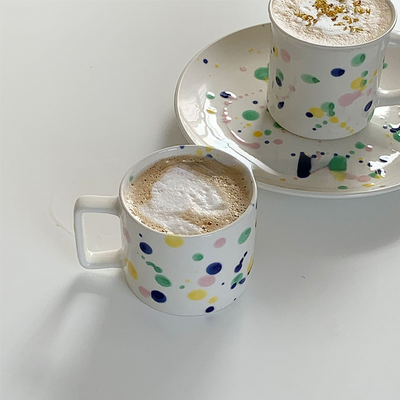 Taza de Café con Diseño de Salpicaduras de Colores Contrastantes - Image 16
