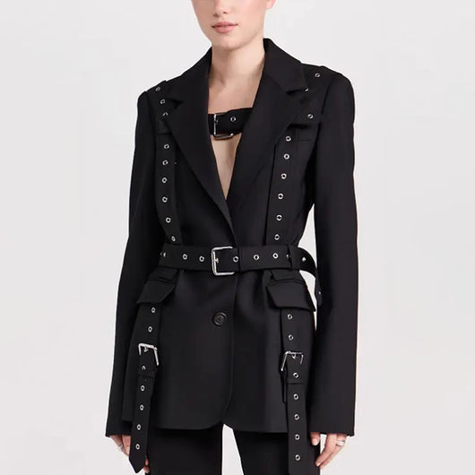 Blazer Ejecutivo con Cintura Ajustable y Detalles Remachados