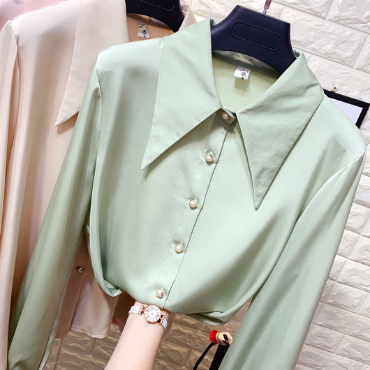 Blusa de Gasa con Botones de Perla y Cuello Puntiagudo - Image 11