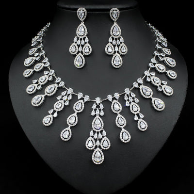 Conjunto de Collar y Aretes de Circón con Efecto Gota de Agua Iridiscente - Image 8