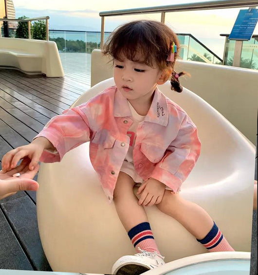 Chamarra de Mezclilla para Niñas con Diseño Tie-Dye
