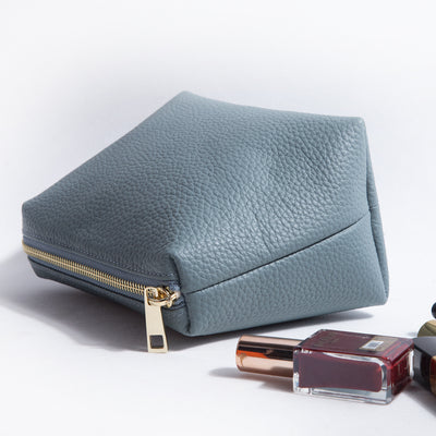 Bolsa de Almacenamiento de Cosméticos en Cuero Grabado con Patrón de Lichi - Image 34