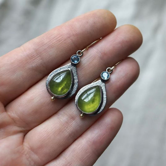 Colgante de Piedra Verde Inspirado en Diseño de Nicho - Image 4