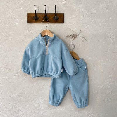 Traje Deportivo Infantil de Cuello Alto Reversible en Terciopelo - Image 6