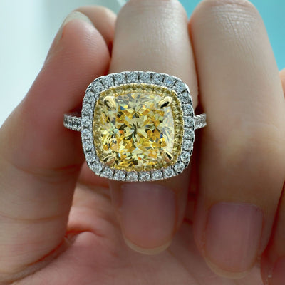 Anillo de Diamante Amarillo Artificial Diseño Minimalista - Image 2