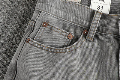 Jeans Gris Cemento Desgastado Estilo Retro para Hombre - Image 8
