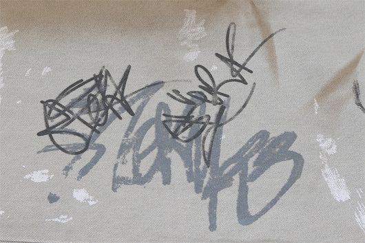 Jeans Hombre con Diseño Graffiti Pintado a Mano y Desgaste Artístico - Image 13