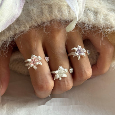 Anillo Ajustable de Plata con Flor Abierta Estilo Chino - Image 9