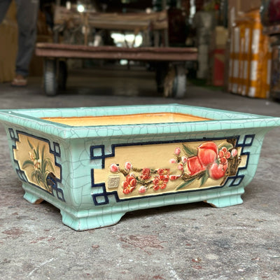Maceta Artesanal de Cerámica con Diseño Floral Cuadrangular - Image 3