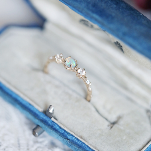 Anillo de Ópalo Lunar Natural en Plata de Ley 925