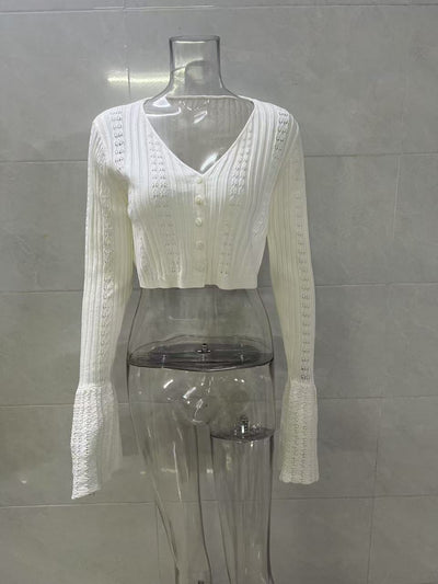 Blusa Corta Tejida con Mangas Acampanadas y Cortes Atrevidos - Image 34