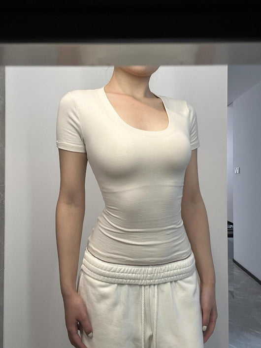 Top Deportivo Ajustado con Cuello Alto y Cintura Marcada - Image 20