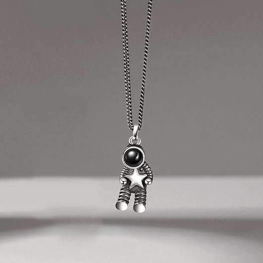 Collar Astronauta Creativo con Cadena de Clavícula - Image 3