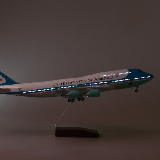 Modelo de Avión Boeing 747 para Coleccionistas y Entusiastas - Image 8