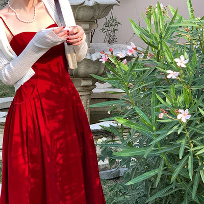 Vestido de Terciopelo Cintura Alta Ajustado con Tirantes Vintage - Image 10