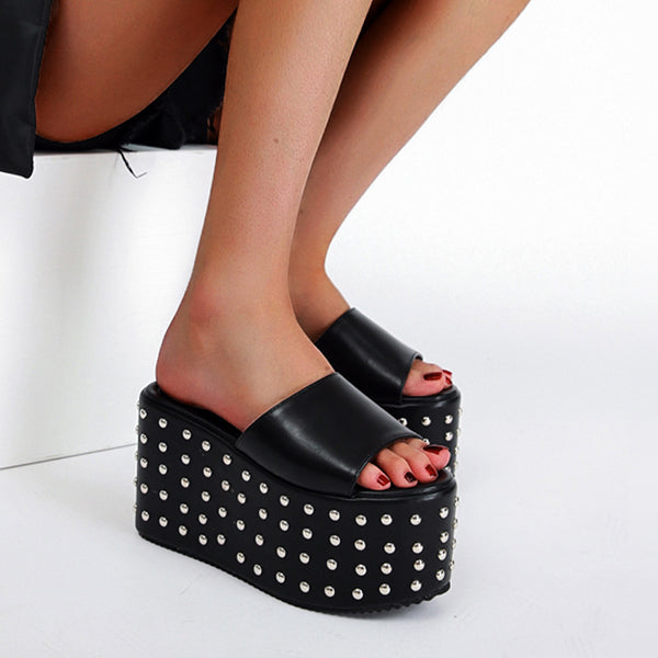 Pantuflas Plataforma Esponja Suave con Diseño Moderno - Image 4