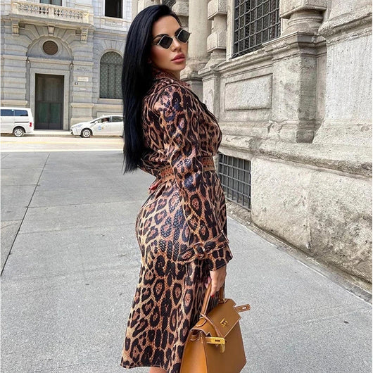 Abrigo Trench Estilo Leopardo con Efecto Ante Brillante y Cordones - Image 8