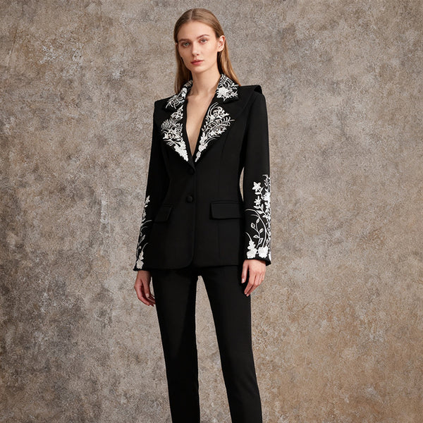 Blazer Retro Ajustado con Cintura Marcada y Bordados