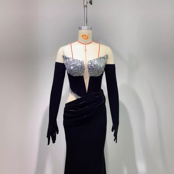 Vestido de Fiesta Elegante con Detalles Calados y Terciopelo