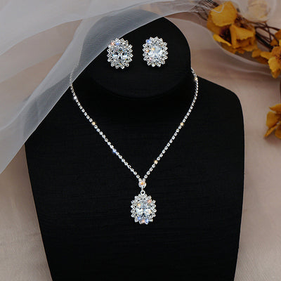 Conjunto de Collar y Aretes con Cristales de Agua Brillante y Circonitas - Image 7
