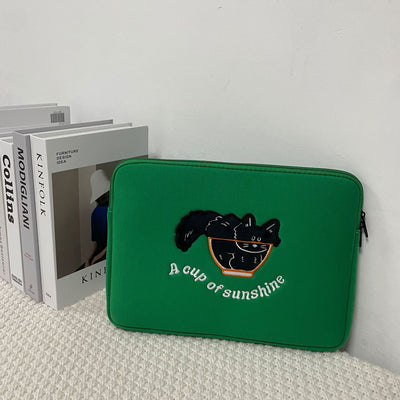 Funda para Laptop con Bordado Delicado - Protección Elegante - Image 4