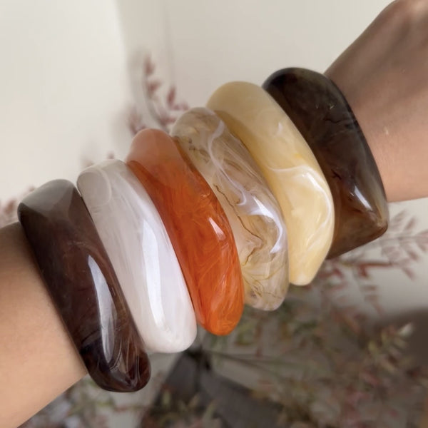 Pulsera de Acrílico Exagerada Estilo Europeo Americano con Diseño Translúcido Irregular