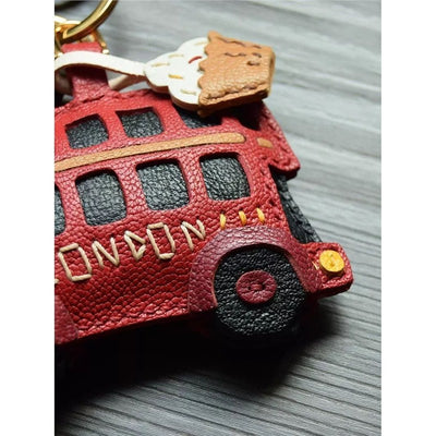 Adornos Artesanales para Bolsos de Diseño - Image 3