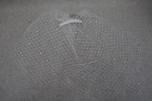 Velo Nupcial con Peine para Cabello Adornado con Cristales de Malla Cosido a Mano - Image 8