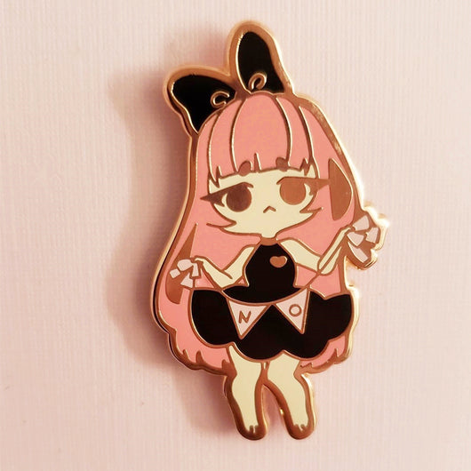 Broche de Metal Adorable con Diseño de Niña Caricatura - Image 4