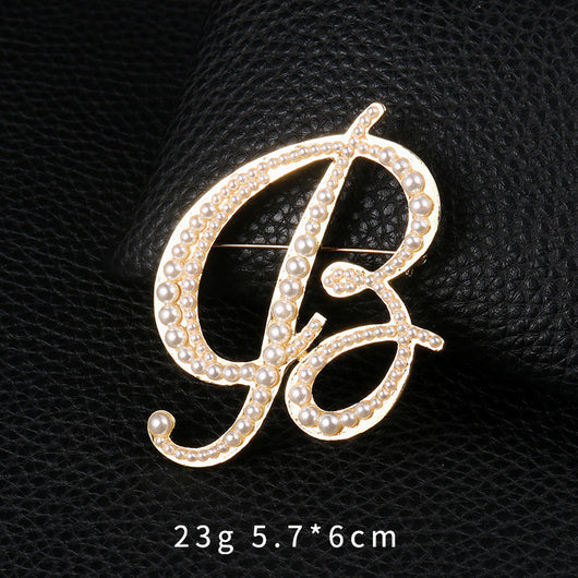 Broche Personalizado con Iniciales en Perlas - Alfiler Elegante para Mujer - Image 27