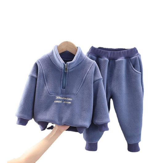 Conjunto Deportivo Terciopelo con Bordado de Letras y Cierre Frontal - Image 11