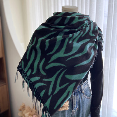 Pashmina Estampada con Rayas y Borlas - Lujo y Calidez - Image 8