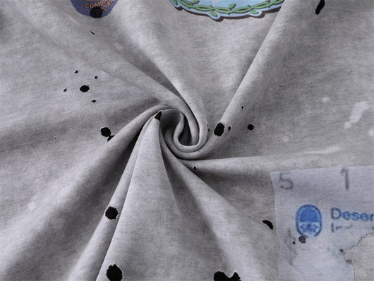 Camiseta Estilo Americano con Estampado Desgastado para Hombre - Image 7