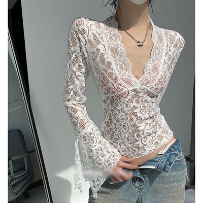 Blusa Retro de Encaje Semitransparente con Parches de Manga Larga - Image 4