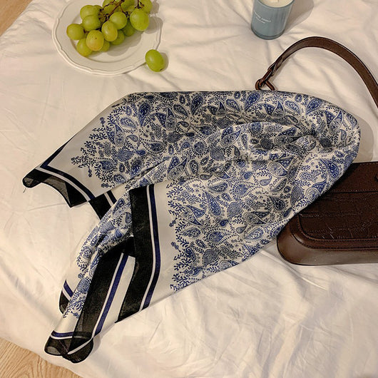 Pañuelo de Seda Cuadrado Rayas Blanco y Negro - Accesorio Versátil para Primavera - Image 35