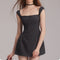 Vestido Elegante Ajustado con Cuello Asimétrico y Cintura Fruncida para Verano