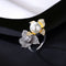 Arete de Plata Esterlina con Flores de Rosas y Cristales Zircón