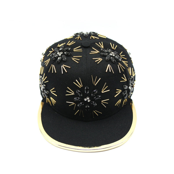 Gorra Hip Hop con Cristales Coloridos y Borde Metálico para Presentaciones