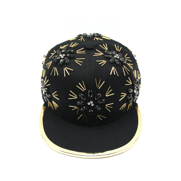 Gorra Hip Hop con Cristales Coloridos y Borde Metálico para Presentaciones