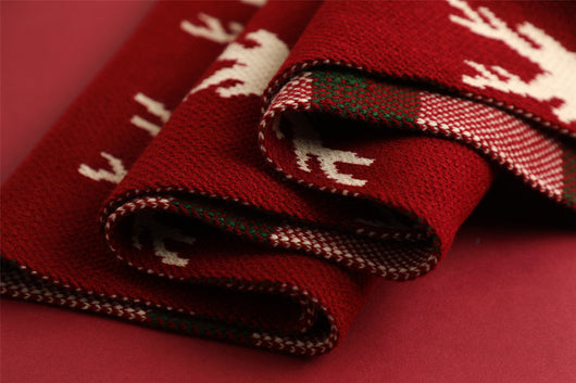 Bufanda Tejida Roja con Estampado de Reno y Copos de Nieve - Image 27