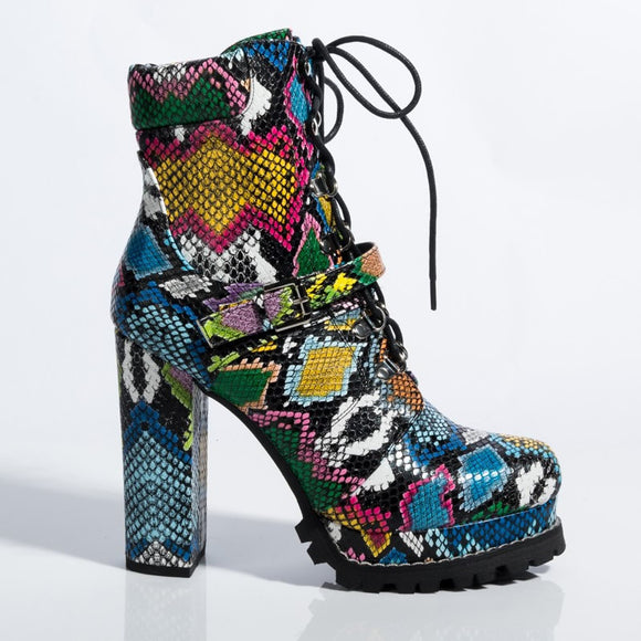 Botas Plataforma Impermeables con Estampado Serpiente y Detalles Florales