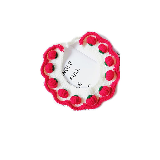 Collar Babero de Lana Tejida con Fresas para Mascota (Perro y Gato) - Image 6