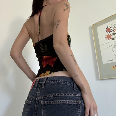 Top Halter Personalizado Slim Fit Escotado con Detalles Calados - Image 17