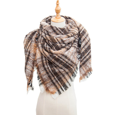 Chal Triangular Escocés para Otoño e Invierno - Amplio y Versátil - Image 11